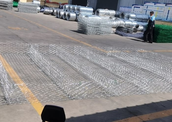 2.2mm  Gabion Mattress Wire Channel schweißten Mesh Gabions For Flood Control