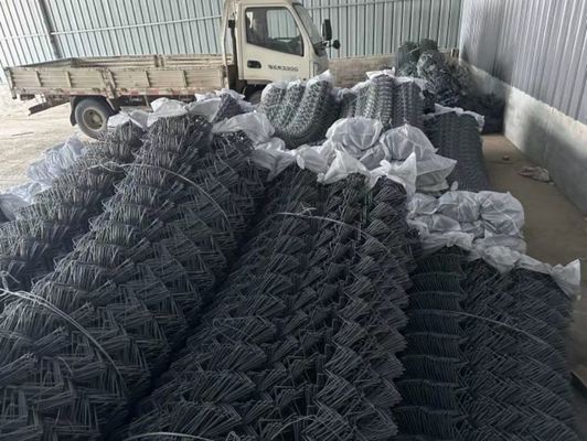 Flexibles Schutznetz gegen Felssturz, das Barrierenlösungen bietet, um Felssturzgefahren auf Hänge und Straßen zu minimieren