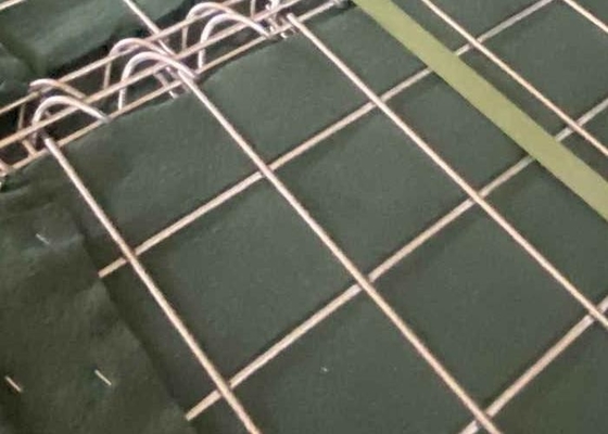 Hot Dip Galvanized itary Sand Barriers Spiral Wire Mesh System mit Geotextilgewebe